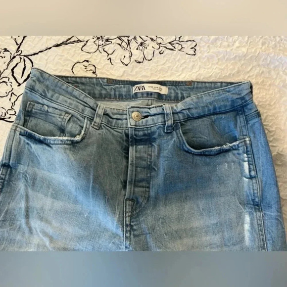 Zara distressed Jeans light‎ wash size 32 EUC - Picture 11 of 12